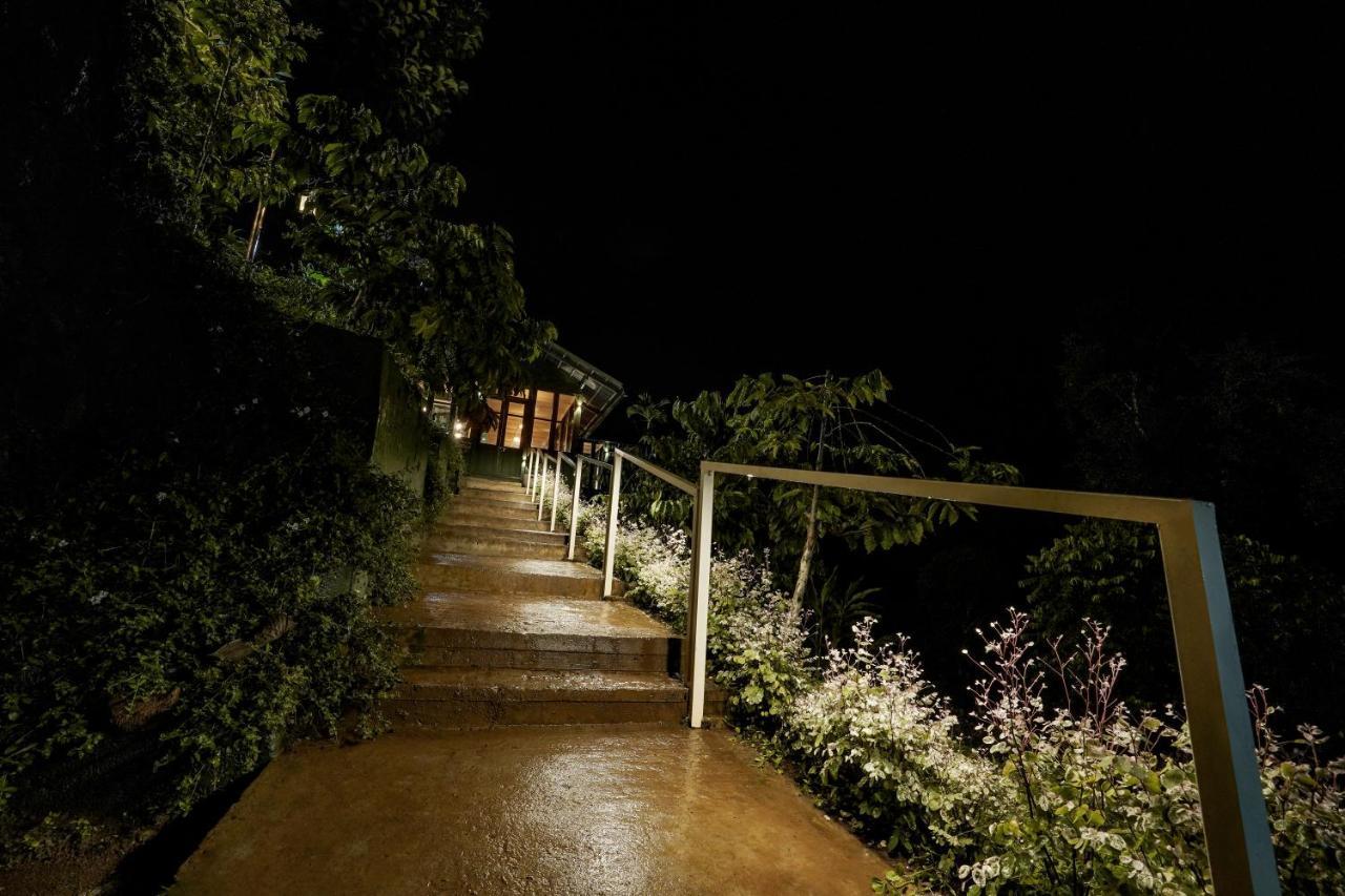 Iron Bridge Cove Villa Meppādi Buitenkant foto