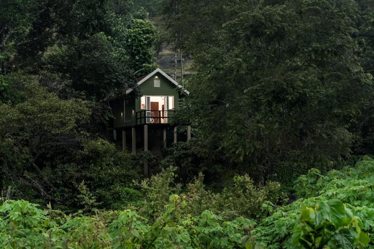 Iron Bridge Cove Villa Meppādi Buitenkant foto