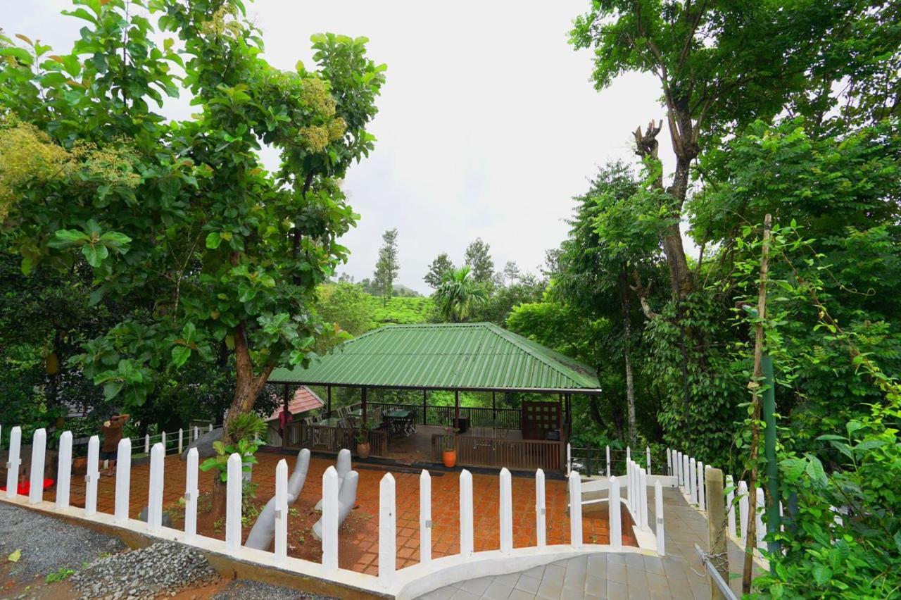 Iron Bridge Cove Villa Meppādi Buitenkant foto